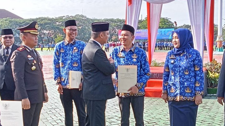 Koperasi Merah Putih Resmi Berdiri di Ciledug, Wabup Bekasi Serahkan Akta dan Dorong Ekonomi Kerakyatan