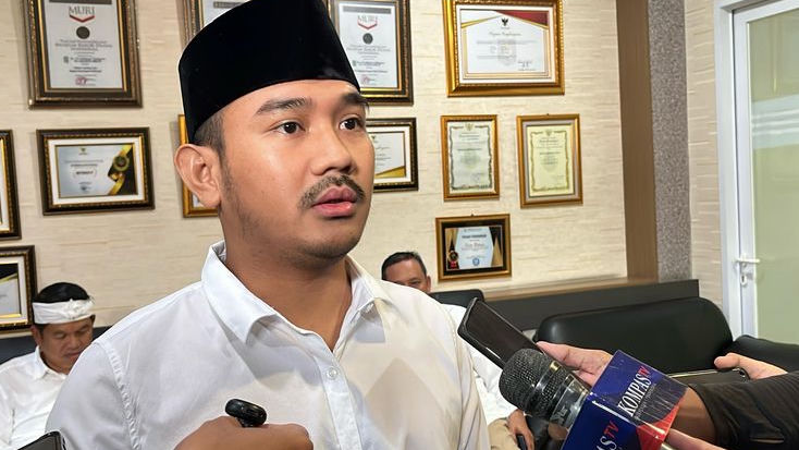 Waspada! Nomor WhatsApp Palsu Catut Nama Bupati Bekasi Ade Kuswara Kunang