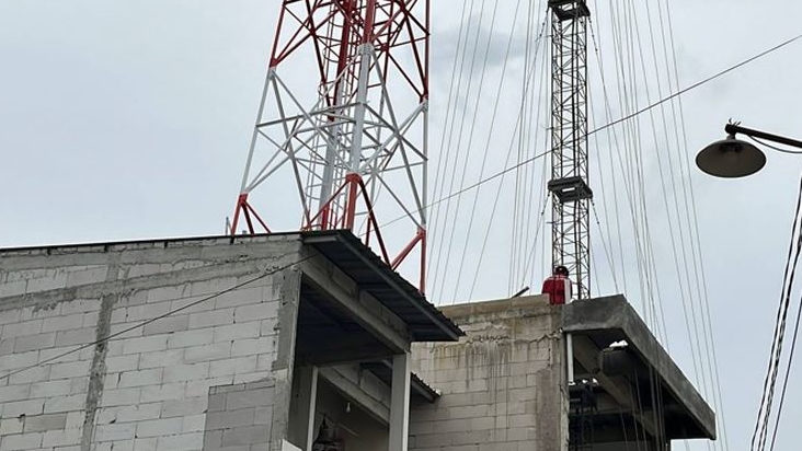 Kondisi Miring, Warga Minta Tower BTS di Kavling Bumi Indah Dibongkar