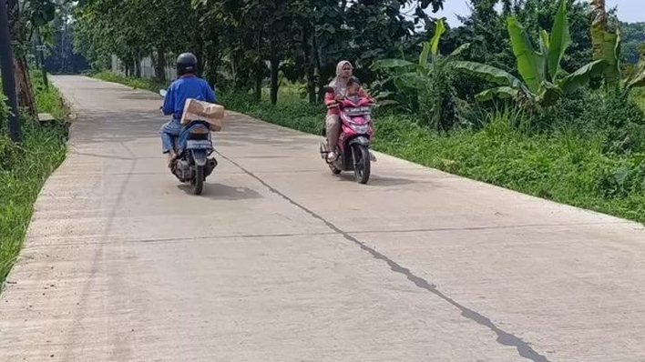 80 Persen Jalan di Desa Ragemanunggal Sudah Laik, Kades Endi Targetkan Rampung Sebelum Akhir Jabatan