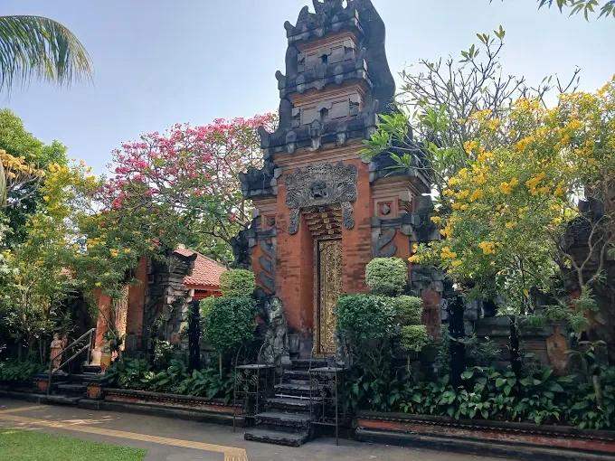 Pura Agung Tirta Bhuana di Jakasampurna, Bekasi Barat