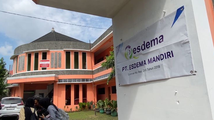 Langgar Hak Pekerja, PT Esdema Mandiri di Jatiasih Disegel Menteri P2MI