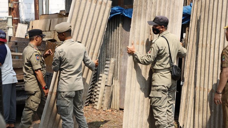 Penertiban Bangunan Liar Lanjut di Jatibening, 4 Objek Ditertibkan
