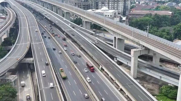 Volume Kendaraan di Tol MBZ Meningkat Tajam Selama Arus Balik Iduladha 2025