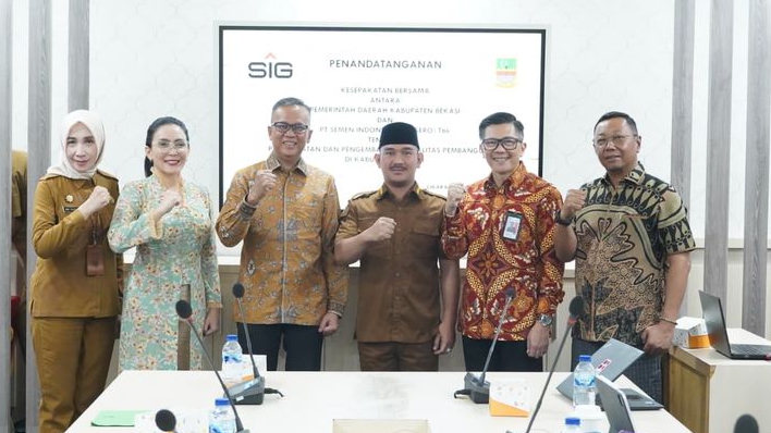 Bupati Bekasi Teken MoU dengan PT Semen Indonesia untuk Percepatan Pembangunan Infrastruktur