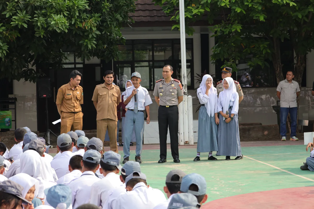 Pada Saat Kapolres Metro Bekasi Kota mengunjungi SMK Negeri 14 Kota Bekasi
