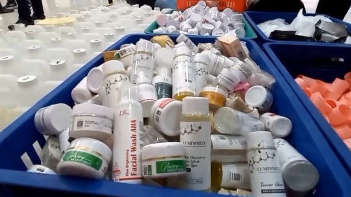 Polres Metro Bekasi Bongkar Produksi Skincare Palsu Merek Glow Glowing, 8 Pelaku Diringkus