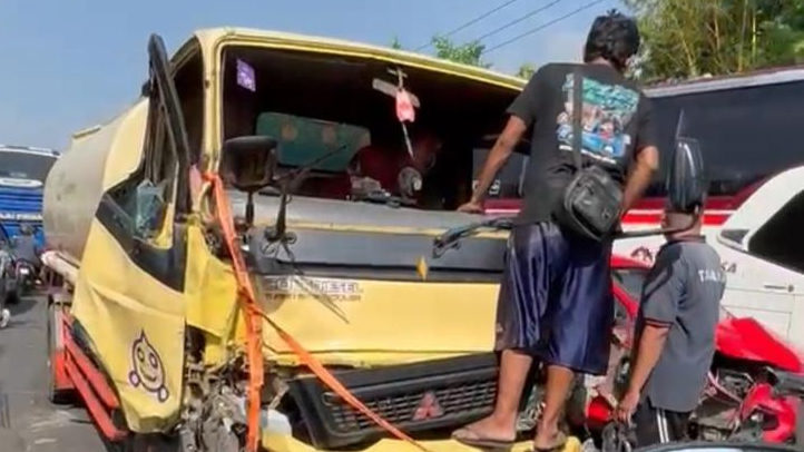 Empat Kendaraan Terlibat Kecelakaan Beruntun di Bekasi Selatan, Satu Orang Terluka