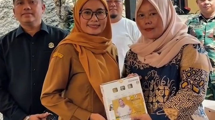 Ade Puspitasari Tuai Apresiasi dari Kader Posyandu Bintara atas Dukungan dan Pembagian Alat Kesehatan