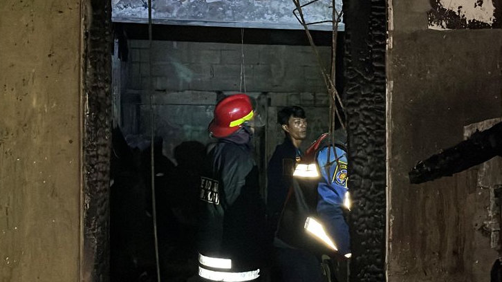 Gara-gara Obat Nyamuk Bakar, Sebuah Warung Sekaligus Tempat Tinggal Ludes Dilalap Api