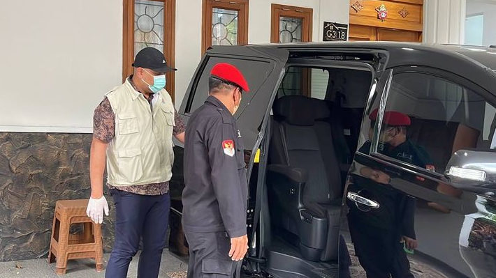 KPK Geledah Rumah Hasto Kristiyanto di Bekasi Timur