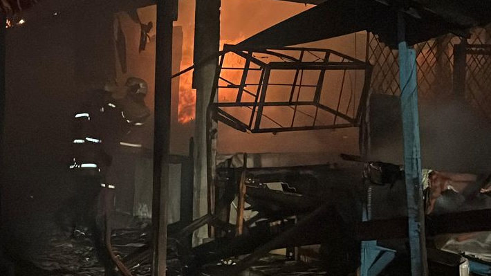 Korsleting Listrik Di Ruko Yang Menjual Pakaian Dalam, Membuat Kebakaran Hebat Di Pasar Pejuang Pratama
