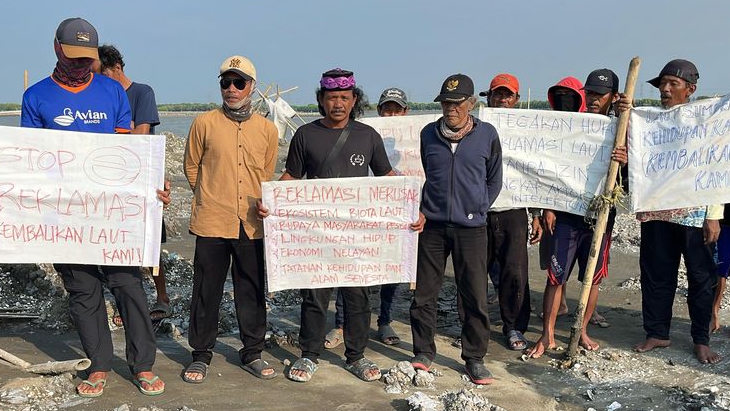 Nelayan Tarumajaya Protes, Pagar Laut Belum Dibongkar Total