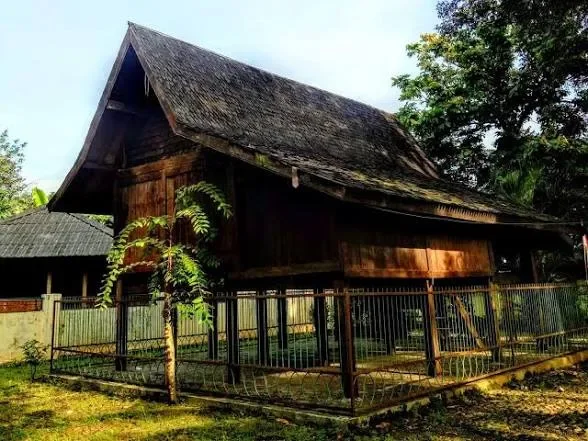 Eksplorasi Pesona Arsitektur Kuno Saung Ranggon Bekasi