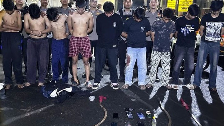 Polisi Bekuk 10 Remaja Gengster Amil Boys Saat Tawuran di Jatiasih