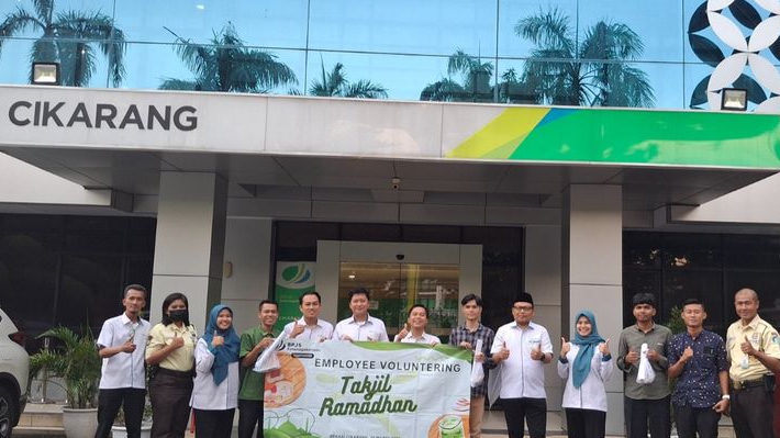 BPJS Ketenagakerjaan Bekasi Cikarang Gelar Employee Volunteering Berbagi Takjil