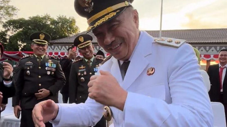 Kehebohan Joget Bersama Lagu Tabola Bale di Usai Upacara Penurunan Bendera di Alun-Alun Bekasi