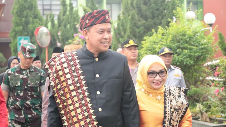 Busana Adat Meriahkan Hardiknas 2025 di Kota Bekasi