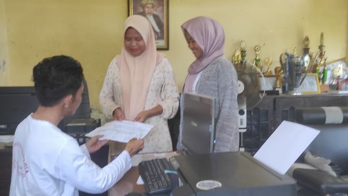 Atasi Kendala Geografis, Kecamatan Muaragembong Hadirkan Inovasi 'Pencukdes' untuk Pelayanan SKTM