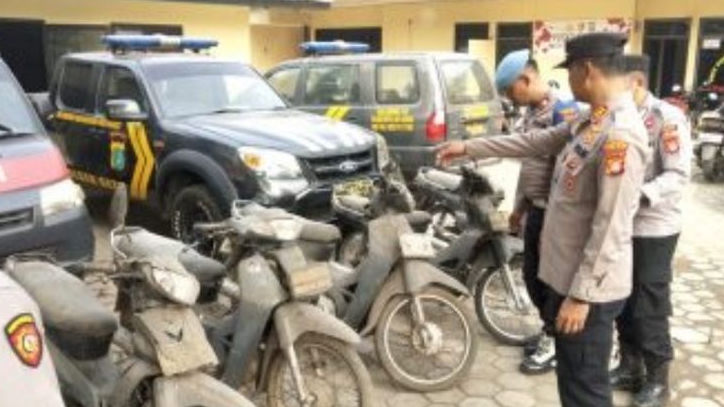 Polsek Setu Lakukan Pengecekan Rutin Kendaraan dan Senjata Api Dinas