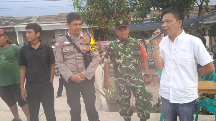 Kades Ciledug Tebar 3 Kuintal Ikan Lele di Tiga Perumahan Meriahkan HUT RI ke-80