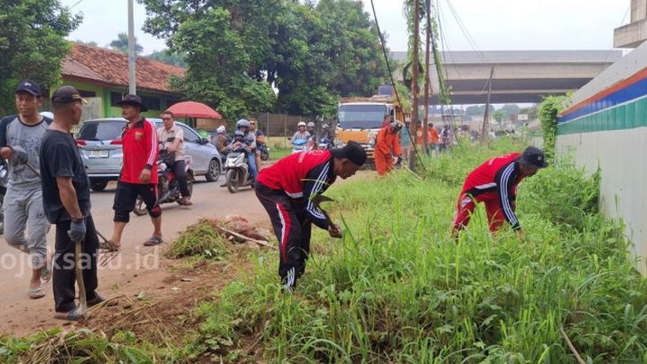 Pinggir Jalan MT Haryono Kembali Jadi Target Kerja Bakti Desa Burangkeng