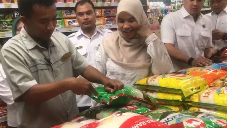 Pedagang Curang Oplos Beras Curah dengan Kemasan Beras Premium, Polisi Bakal Berantas