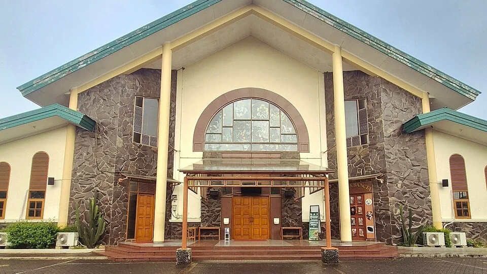 gereja santo servantius kampung sawah