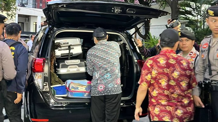 3 Jam Rumah Hasto Digeledah Penyidik KPK