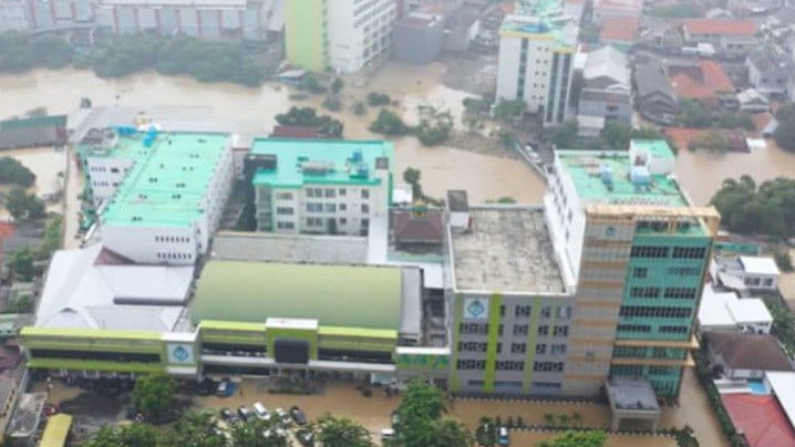 RSUD Kota Bekasi Terendam Banjir, Listrik Padam hingga Pasien ICU Dievakuasi