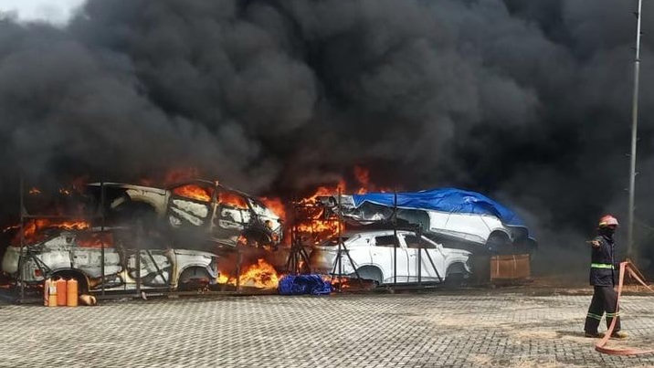 Kebakaran Hanguskan Penyimpanan Body Kit Chery di Bekasi, Kerugian Capai Miliaran Rupiah