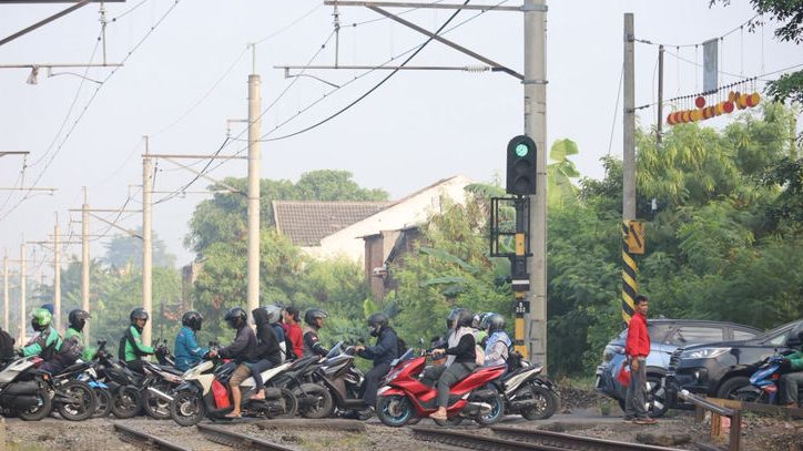 Perlintasan Bulak Kapal Segera Dipasang Palang Pintu Otomatis, Target Beroperasi November 2026