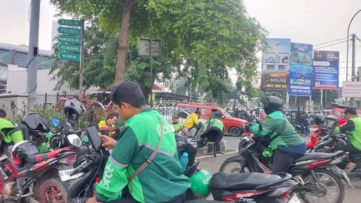 Driver Ojol di Kota Bekasi Pilih Narik Dibandingkan Ikut Demo di Istana Presiden
