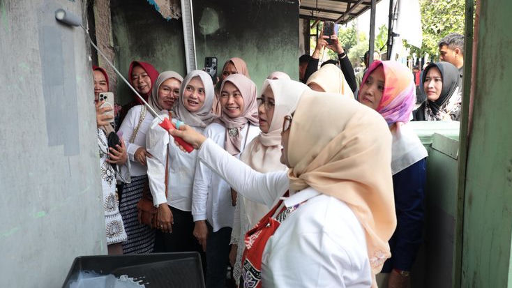 Harapan Baru Ibu Nengsih: Rumah Layak Huni dari Program Rutilahu Kota Bekasi