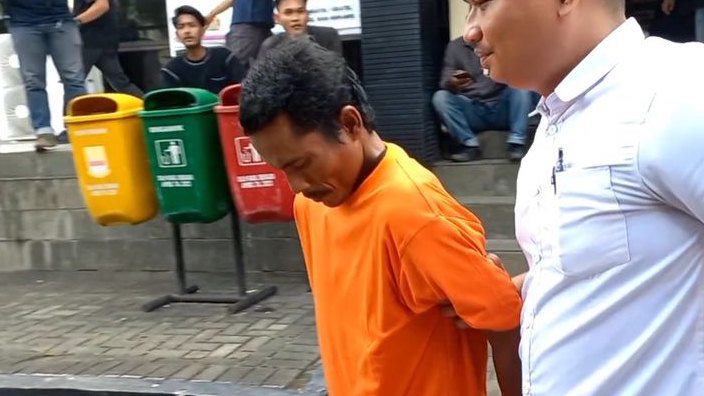 Ancaman Pengusiran Pembunuhan Bikin Bunga Gentar dengan Ayah Tiri Bejat