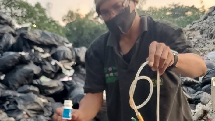 Ada yang Diam-Diam Buang Limbah Medis di TPA Sumur Batu