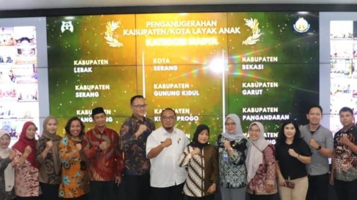 Kado Istimewa Hari Jadi ke-75, Kabupaten Bekasi Raih Predikat Madya KLA 2025