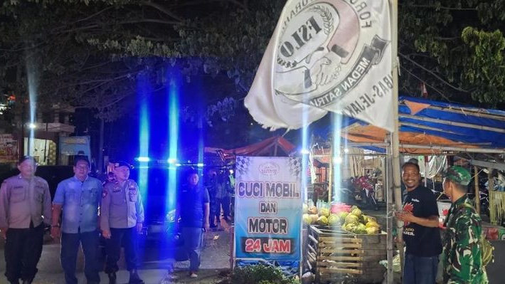 Ratusan Atribut Ormas Dicopot Petugas
