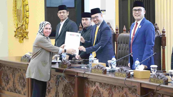 Pemkab dan DPRD Bekasi Tetapkan Dua Raperda Strategis, Arahkan Pembangunan dan Mitigasi Kebakaran