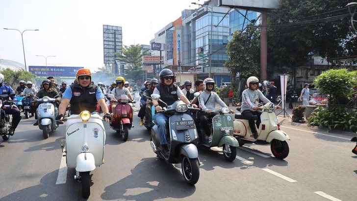 Ratusan Pecinta Vespa di Bekasi Gelar Konvoi Kemerdekaan Bersama Wakil Wali Kota