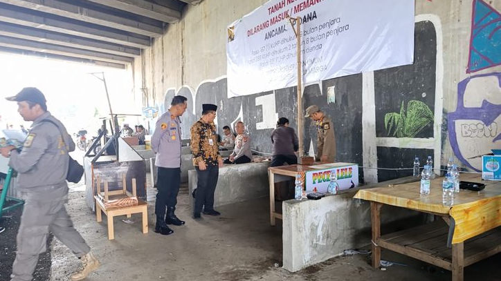 52 Bangli di Setu Sudah Dibongkar, Camat Utamakan Pendekatan Persuasif