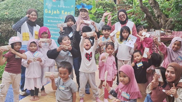 Mengenal Kakao dan Belajar Bikin Cokelat di Deqebon
