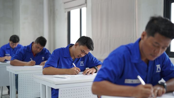 Astra Gelar Wisuda Batch ke-5 Program Bachelor Professional Automotive Mechatronics