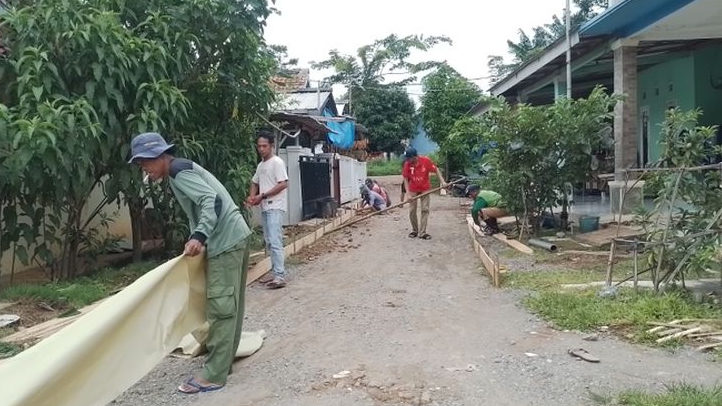 Pemdes Tamanrahayu Gelar Pengecoran Jalan Mbah Gopang untuk Kelancaran Mobilitas Warga