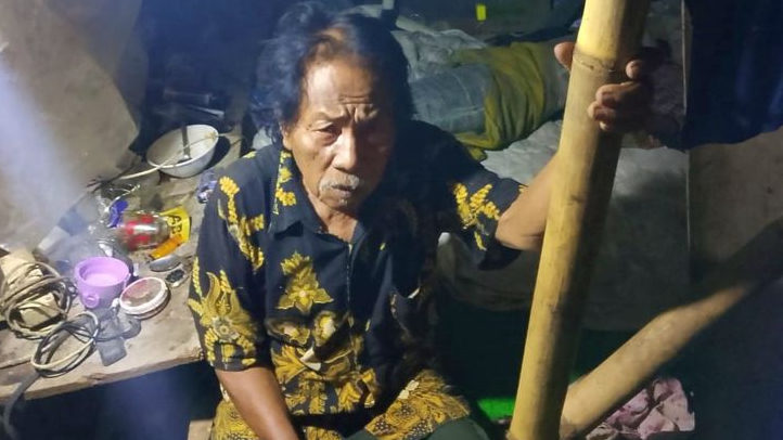 Saat Pemilu Dukung Ade Kunang-Dokter Asep: Kakek Cambang di Babelan Hidup Dalam Kemiskinan dan Harapkan Bantuan