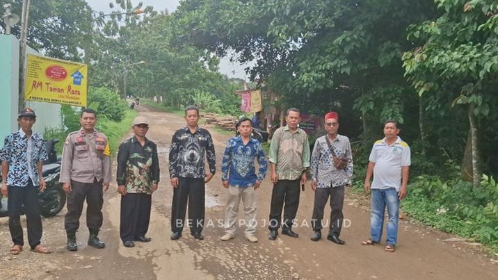 Kades Ragemanunggal Harapkan Jalan Rusak Rawan Begal di Desanya Segera Diperbaiki