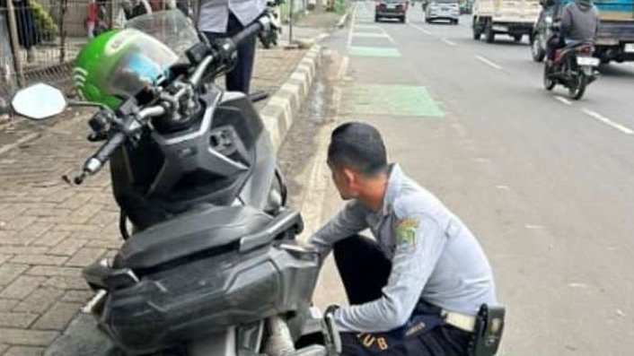 Parkir Sembarangan di Kota Bekasi, Jangan Protes Akhirnya Digembosi, Protes Dijamin tak Mempan