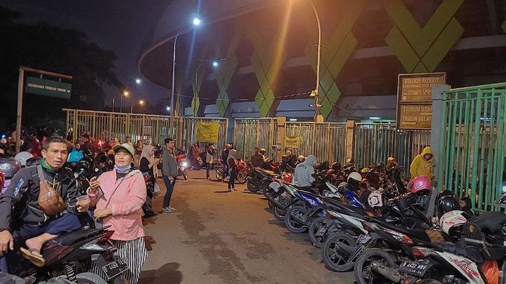 Masyarakat Padati Jalan Ahmad Yani