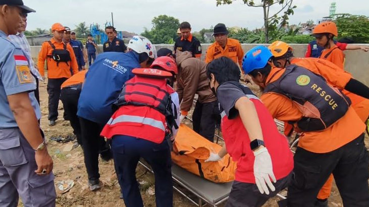 Bocah Tenggelam di Kali Bekasi Ditemukan Meninggal Dunia, Satu Korban Masih Dicari