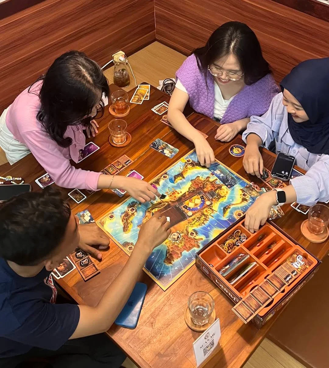 Lepas dari Layar Gadget: Serunya Petualangan Meja di Natural Twenty Board Game Cafe Bekasi